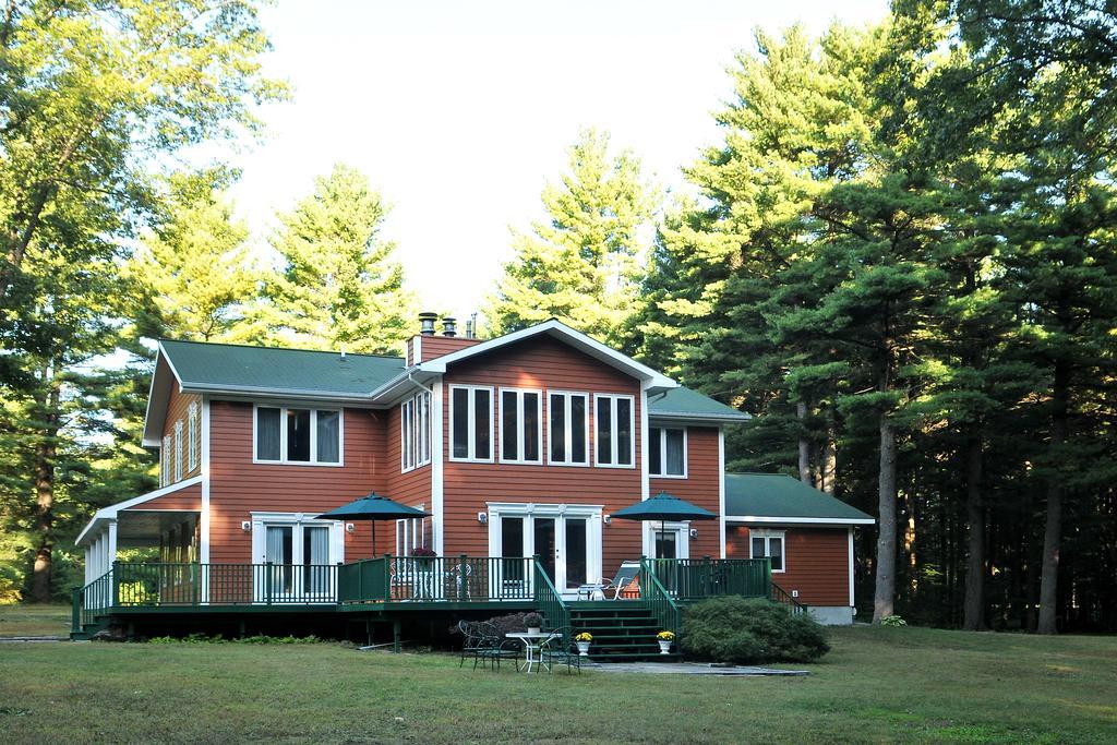 Bass Manor Bed And Breakfast & Art Museum Мальта Екстер'єр фото
